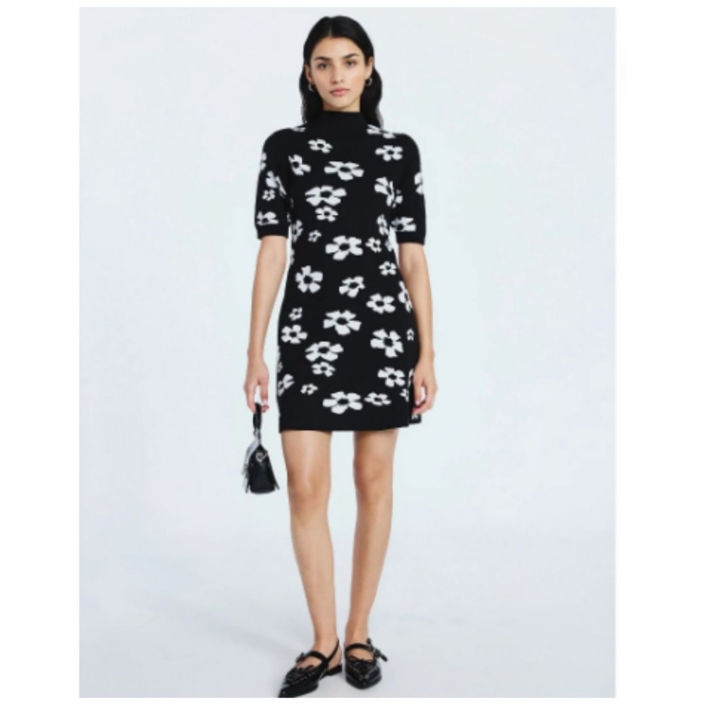 Scoop Jacquard Floral Sweater Mini Dress with Short Black and White Floral